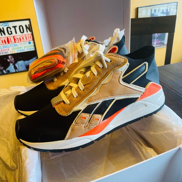 REEBOK X VICTORIA BECKHAM
Bolton Sock stretch-knit, leather and suede sneakers - Picture 2 of 7